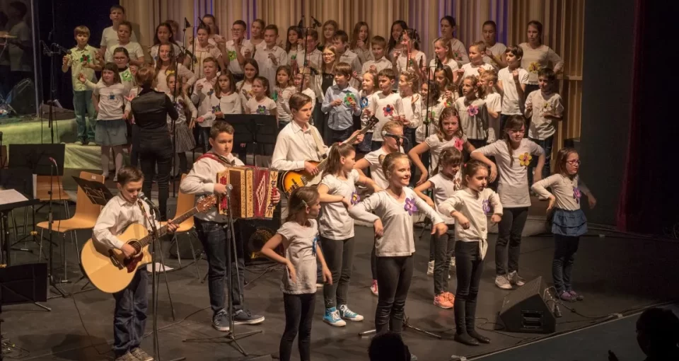 Semic-2017-koncert-Glasbena-sola-Lipicnik-23